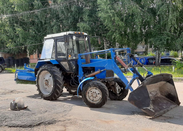 Услуги трактора мтз с щёткой Чебаксары